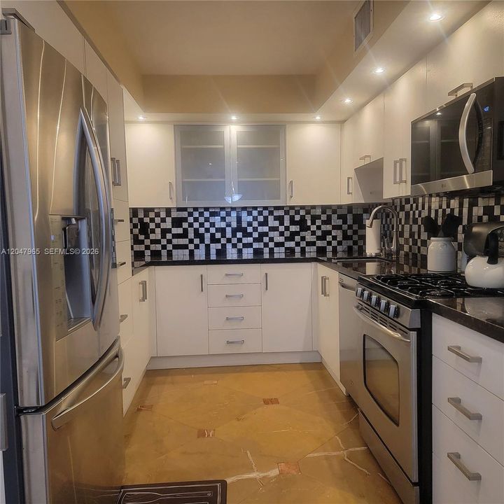На продажу: $540,000 (2 спален, 2 ванн, 1248 Квадратных фут)