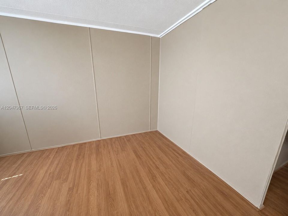 En Venta: $285,000 (4 camas, 2 baños, 1430 Pies cuadrados)
