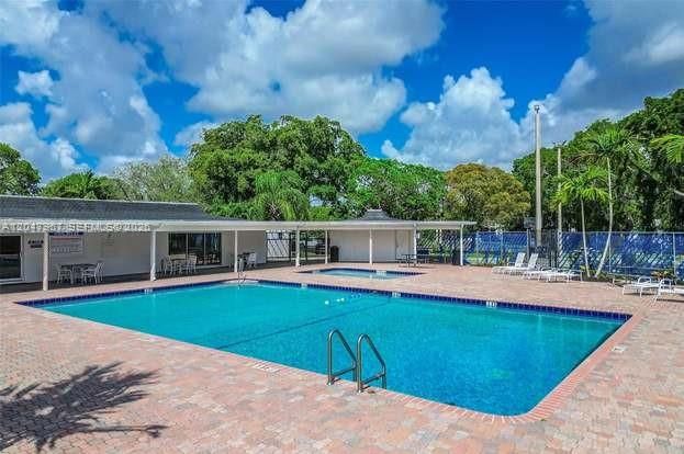 En Venta: $280,000 (4 camas, 2 baños, 1430 Pies cuadrados)