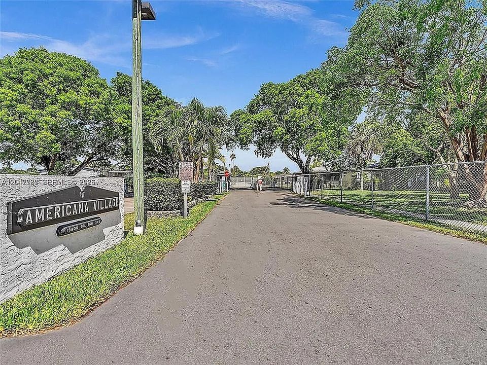En Venta: $280,000 (4 camas, 2 baños, 1430 Pies cuadrados)