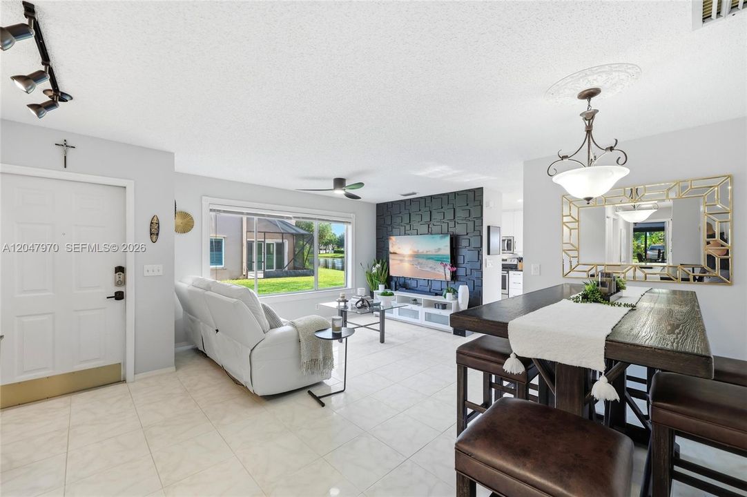 En Venta: $495,000 (3 camas, 2 baños, 1273 Pies cuadrados)