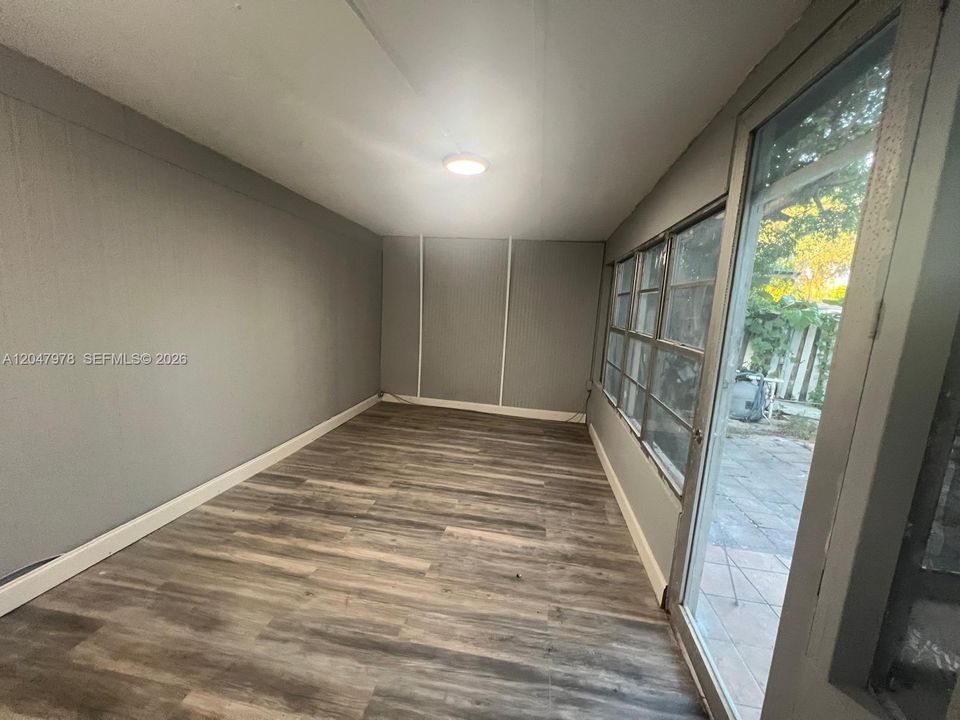 En Venta: $310,000 (3 camas, 2 baños, 1360 Pies cuadrados)