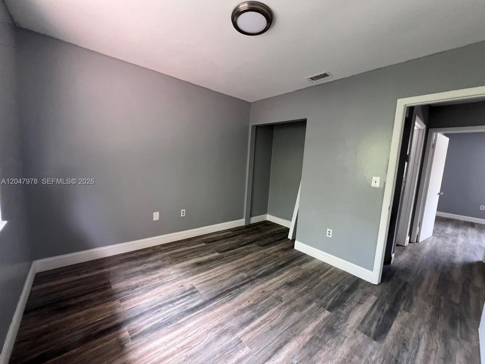 En Venta: $310,000 (3 camas, 2 baños, 1360 Pies cuadrados)