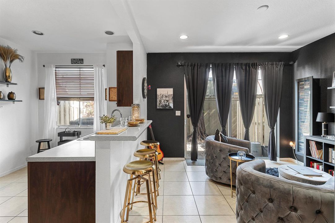 010-2851ProspectRoad-Unit506-FortLauderd