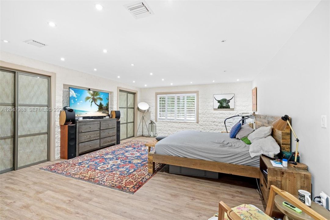 Active With Contract: $12,500 (4 beds, 4 baths, 3970 Square Feet)