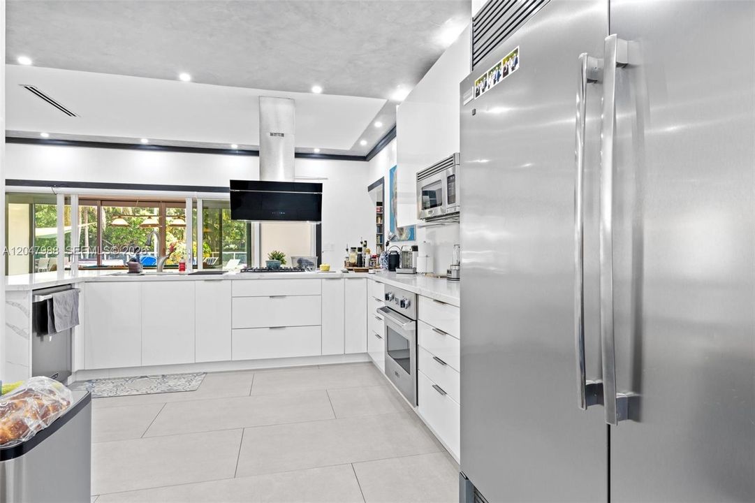Active With Contract: $12,500 (4 beds, 4 baths, 3970 Square Feet)