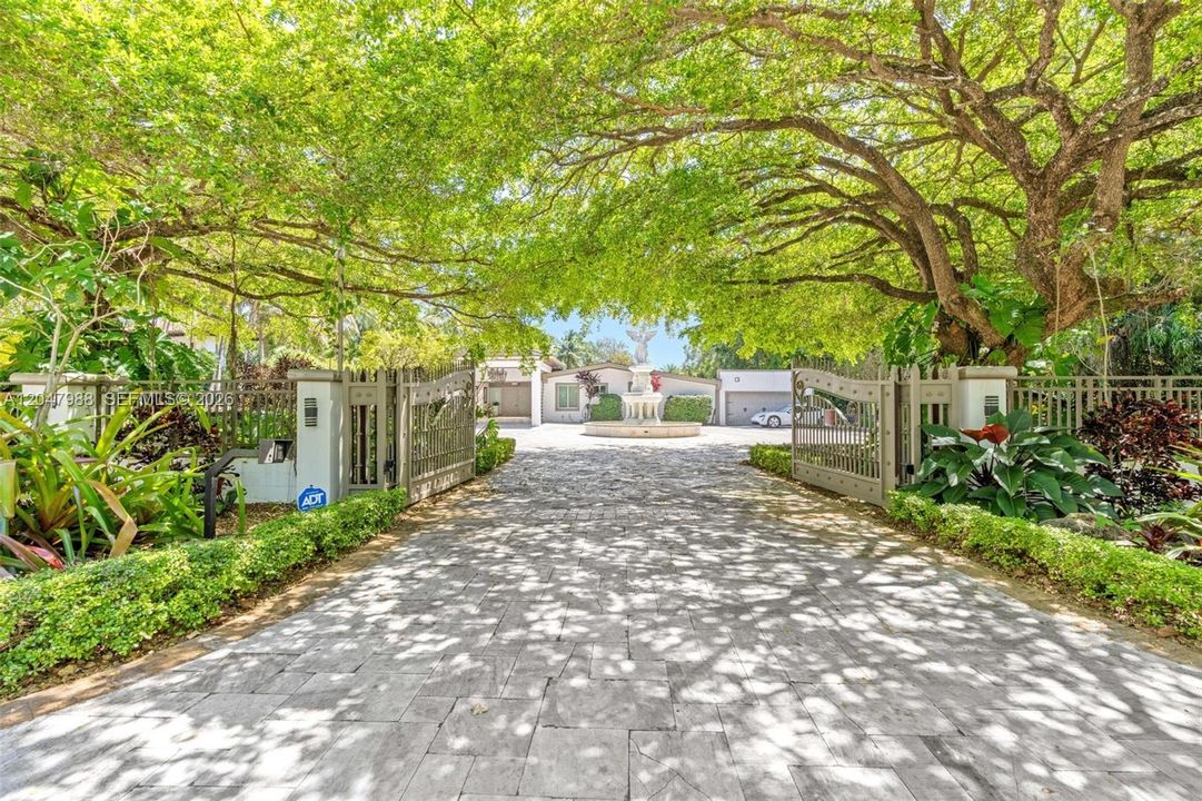 Active With Contract: $12,500 (4 beds, 4 baths, 3970 Square Feet)