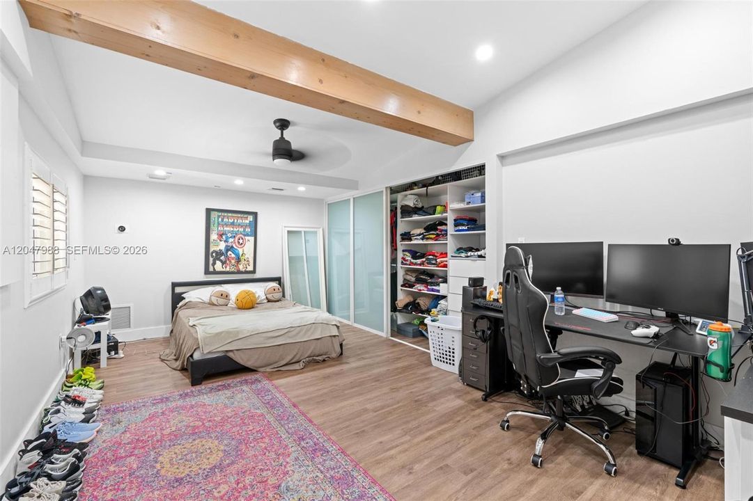 Active With Contract: $12,500 (4 beds, 4 baths, 3970 Square Feet)
