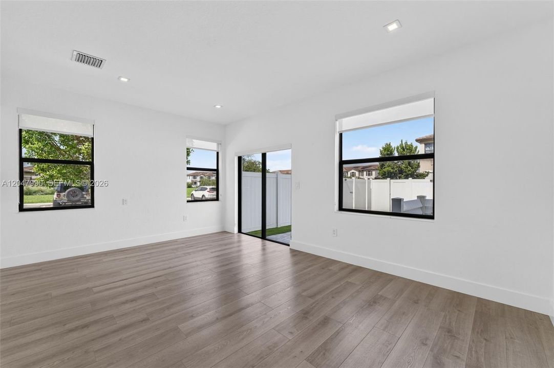 For Sale: $540,000 (3 beds, 2 baths, 1540 Square Feet)