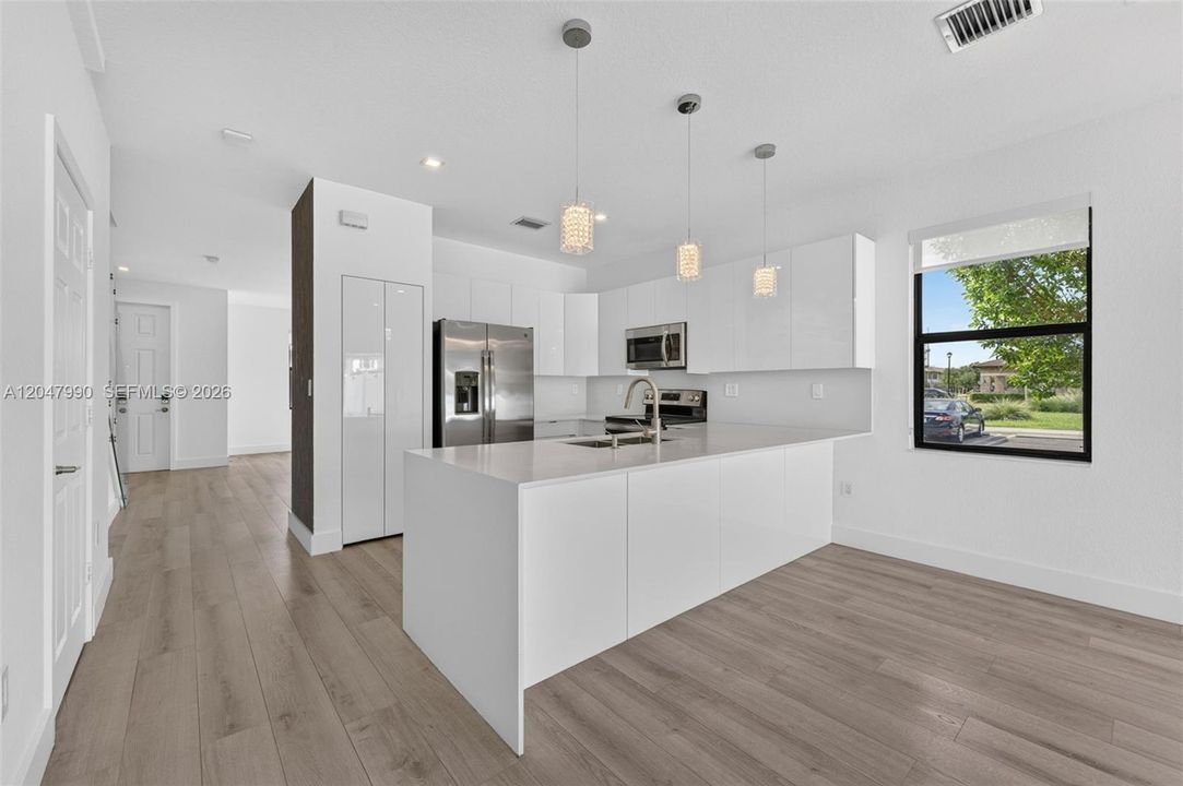 For Sale: $540,000 (3 beds, 2 baths, 1540 Square Feet)