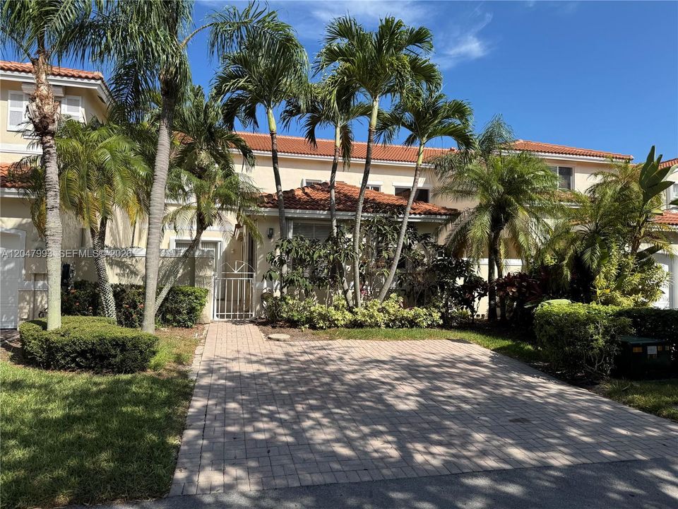 For Rent: $3,550 (2 beds, 2 baths, 1404 Square Feet)
