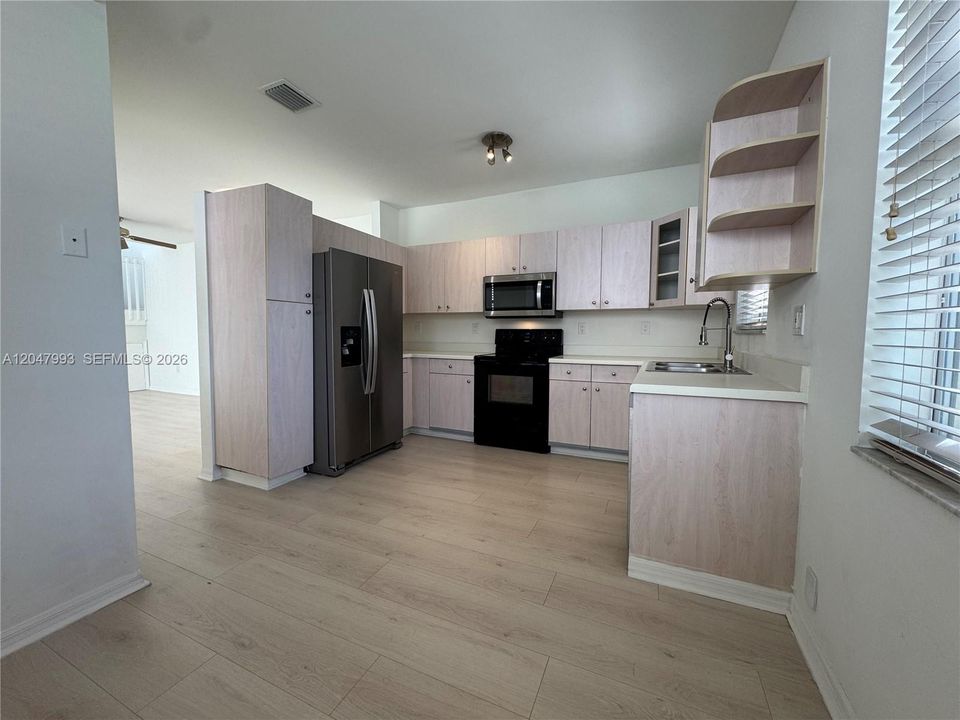 For Rent: $3,550 (2 beds, 2 baths, 1404 Square Feet)