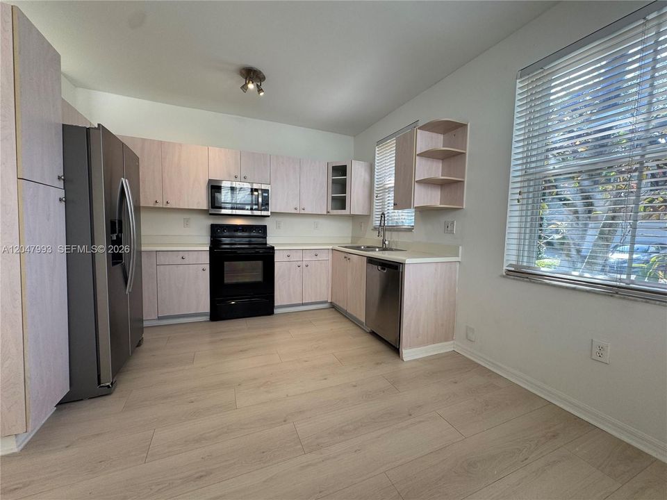 For Rent: $3,550 (2 beds, 2 baths, 1404 Square Feet)