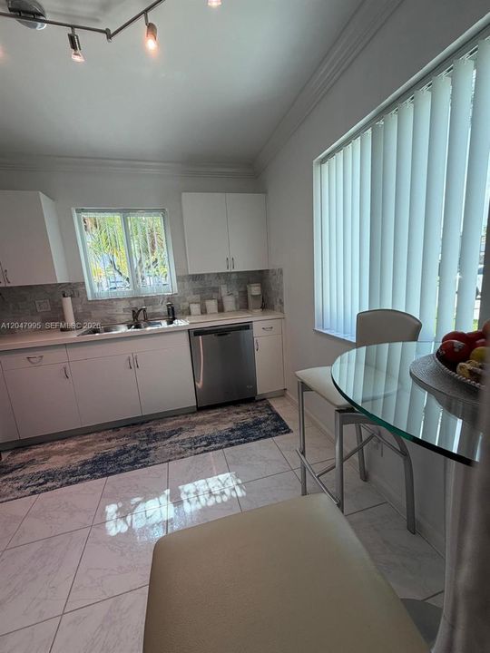 В аренду: $3,100 (3 спален, 2 ванн, 1502 Квадратных фут)