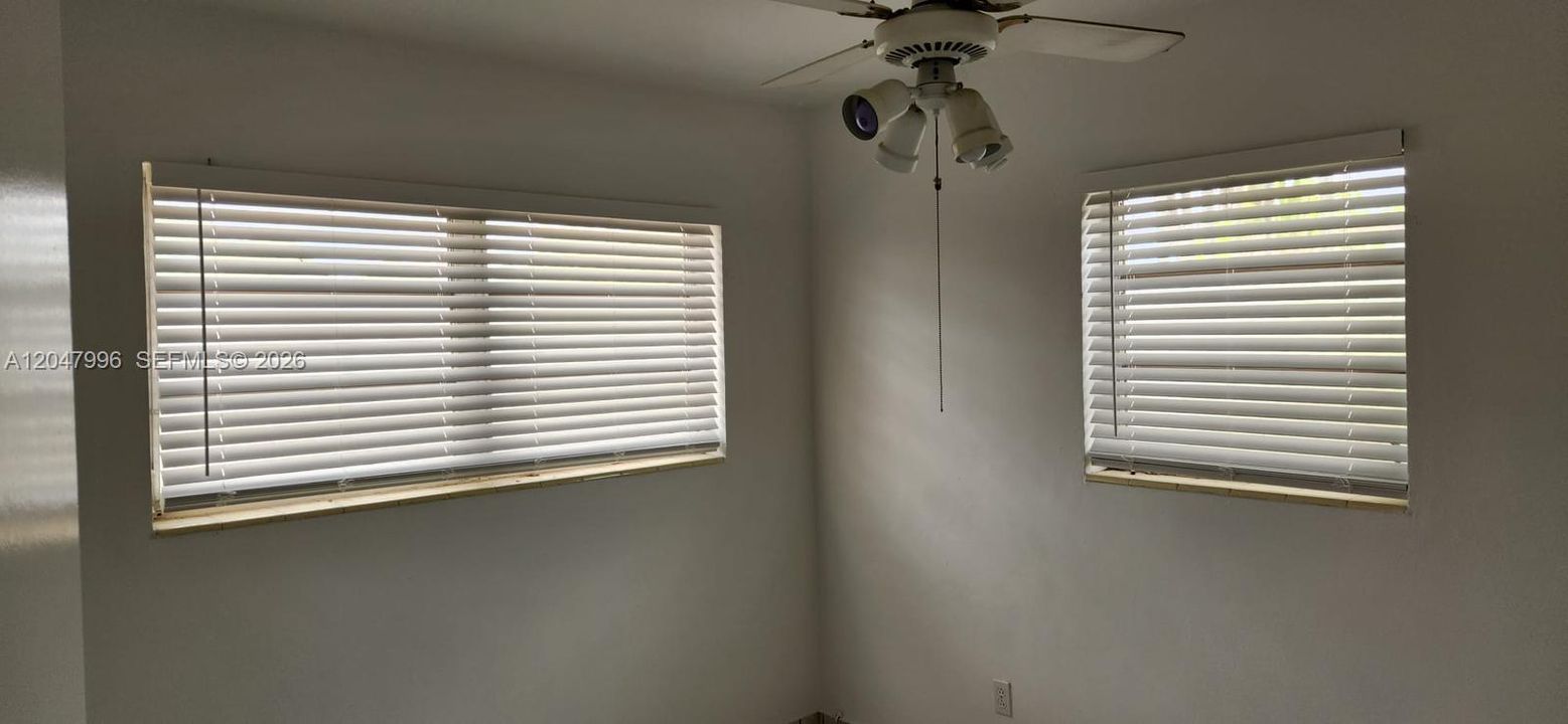 En Renta: $3,000 (3 camas, 1 baños, 1776 Pies cuadrados)