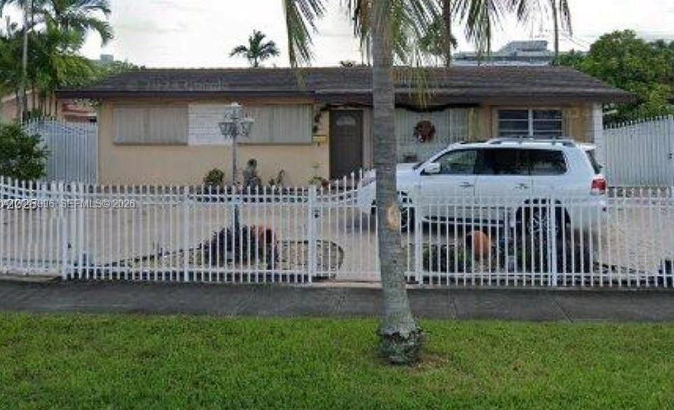 En Renta: $3,000 (3 camas, 1 baños, 1776 Pies cuadrados)