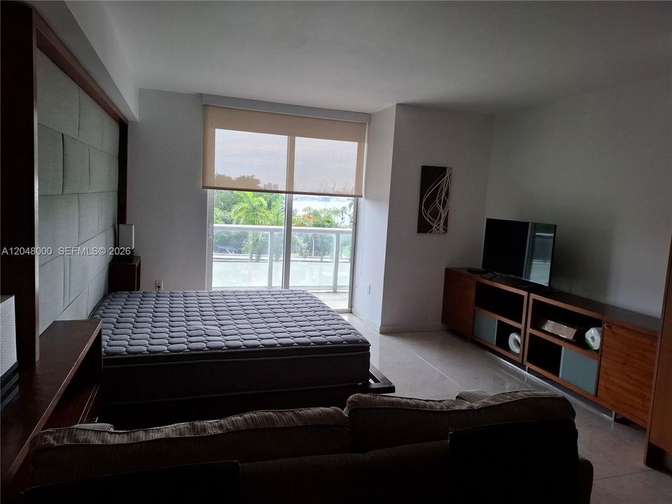For Rent: $2,200 (0 beds, 1 baths, 443 Square Feet)