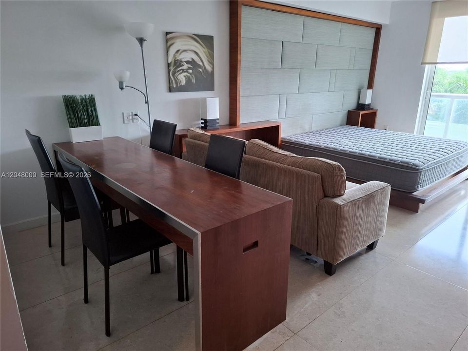 For Rent: $2,200 (0 beds, 1 baths, 443 Square Feet)