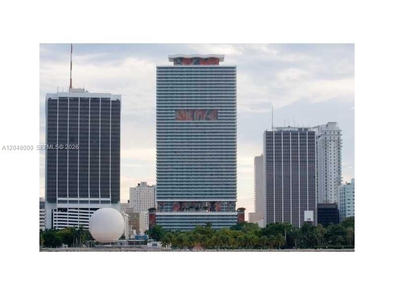 For Rent: $2,200 (0 beds, 1 baths, 443 Square Feet)