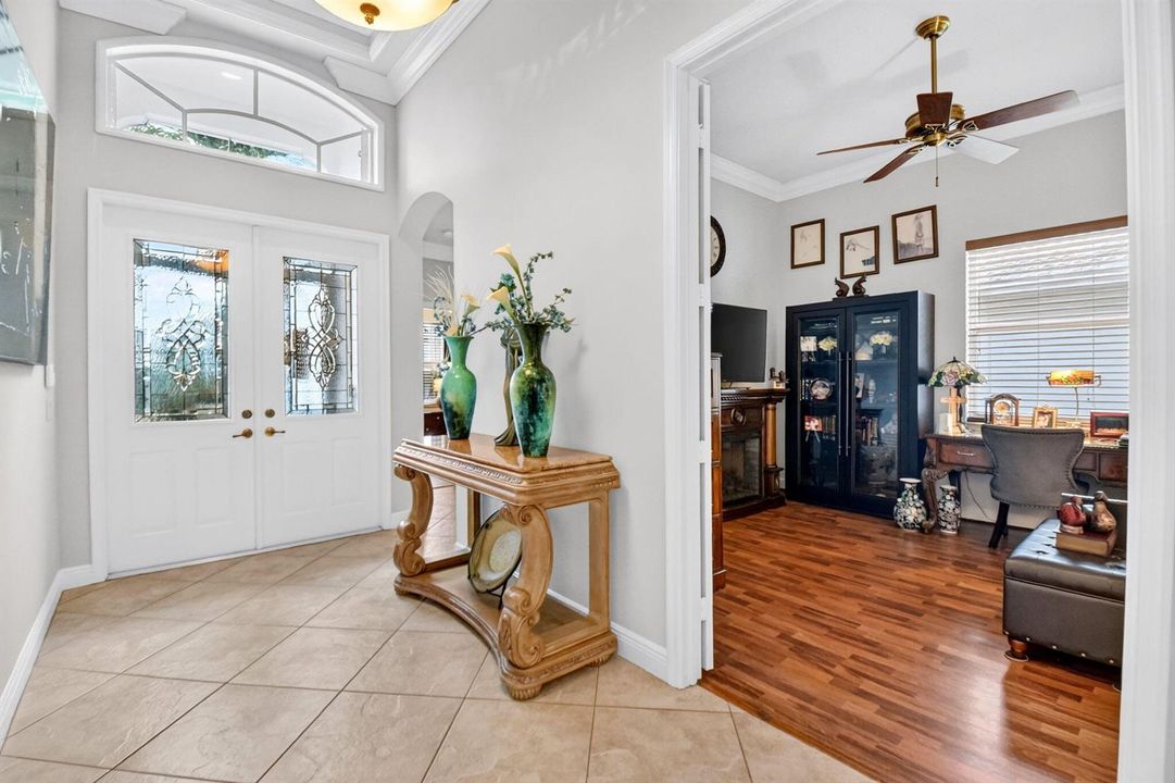 Entry/Den
