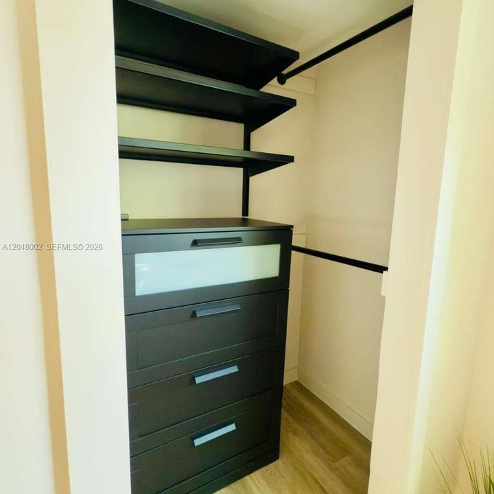 В аренду: $2,000 (1 спален, 1 ванн, 2032 Квадратных фут)