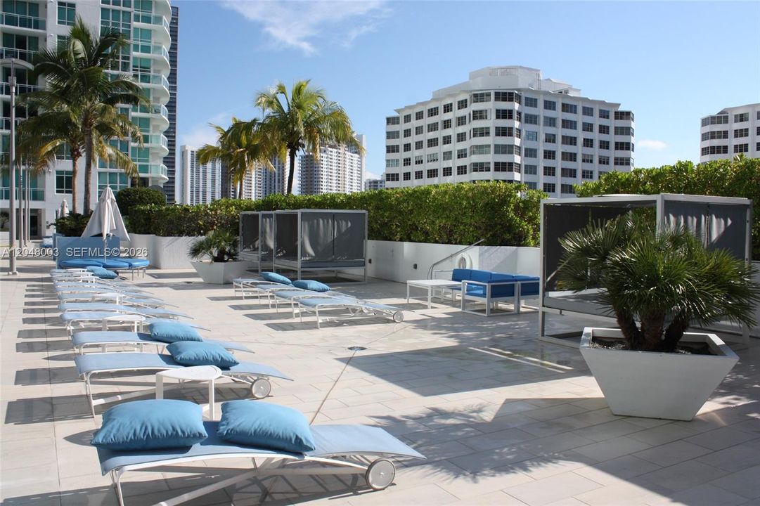 Active With Contract: $5,100 (2 beds, 2 baths, 1113 Square Feet)