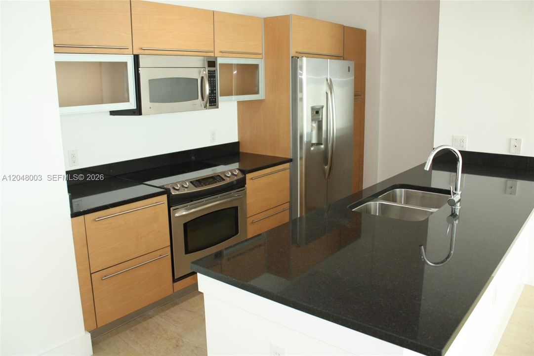 Active With Contract: $5,100 (2 beds, 2 baths, 1113 Square Feet)
