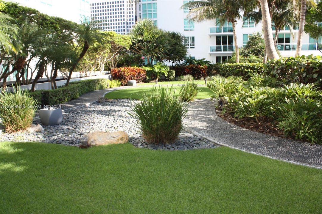 Active With Contract: $5,100 (2 beds, 2 baths, 1113 Square Feet)