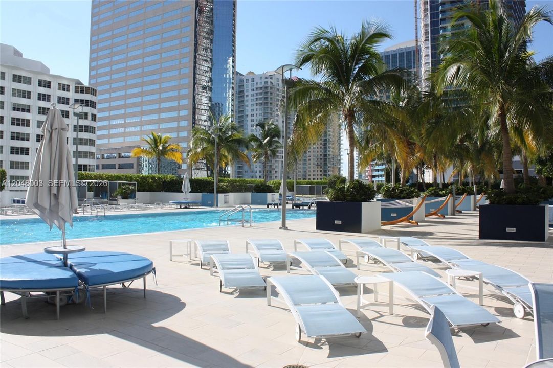 Active With Contract: $5,100 (2 beds, 2 baths, 1113 Square Feet)