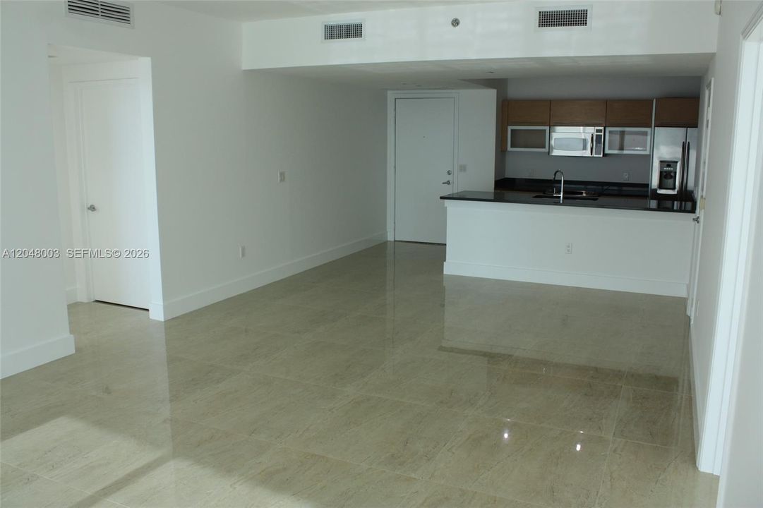 Active With Contract: $5,100 (2 beds, 2 baths, 1113 Square Feet)