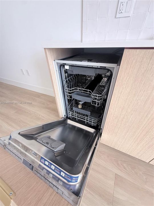 В аренду: $3,500 (0 спален, 1 ванн, 0 Квадратных фут)