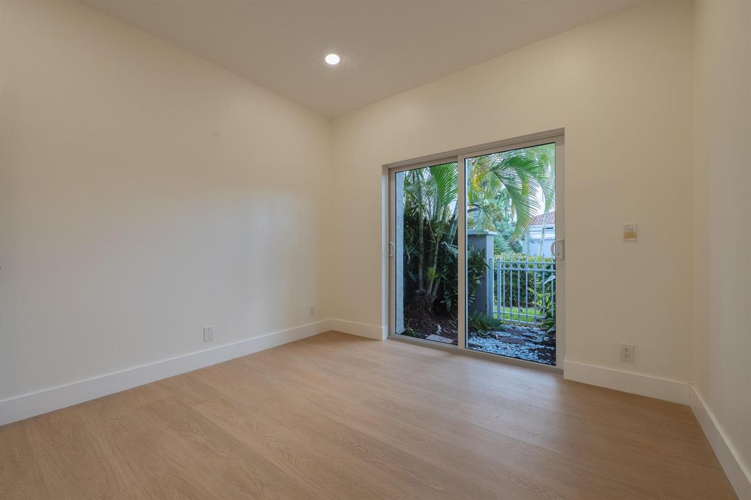 17277 Hampton Blvd_35
