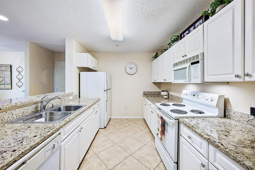 1200 Town Center Dr Unit 225