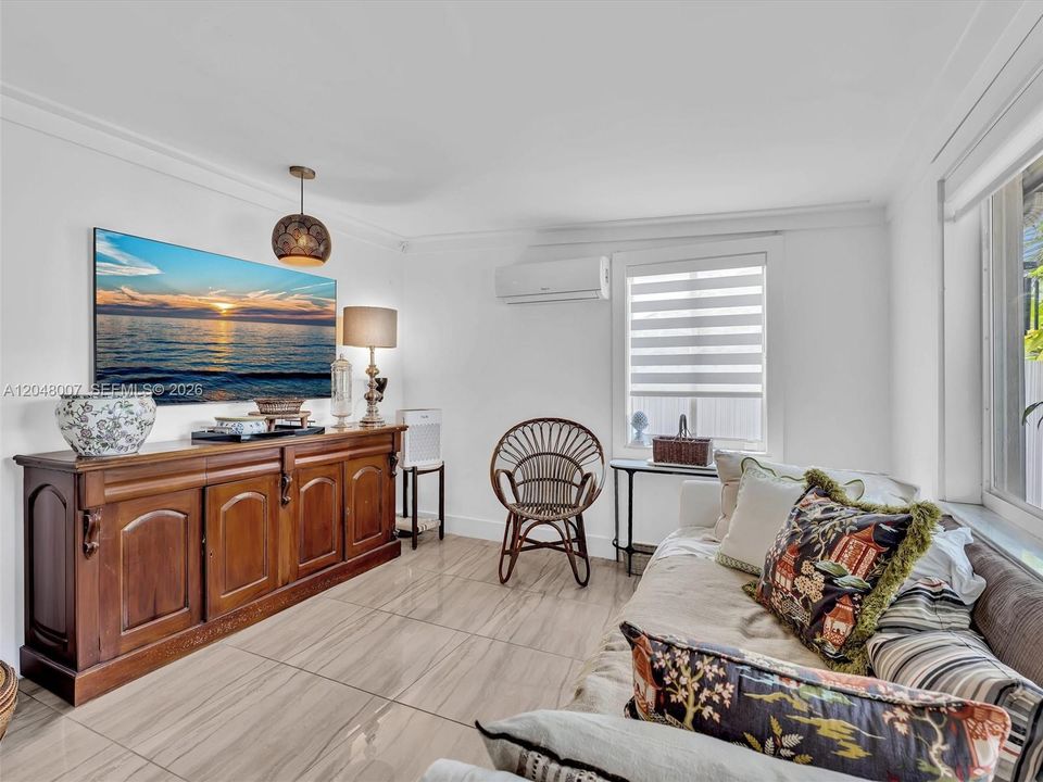 For Sale: $880,000 (3 beds, 2 baths, 1937 Square Feet)