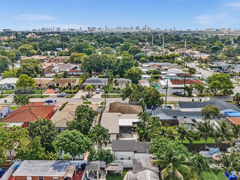 For Sale: $880,000 (3 beds, 2 baths, 1937 Square Feet)