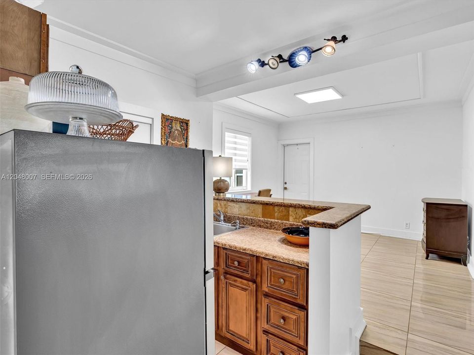 For Sale: $880,000 (3 beds, 2 baths, 1937 Square Feet)