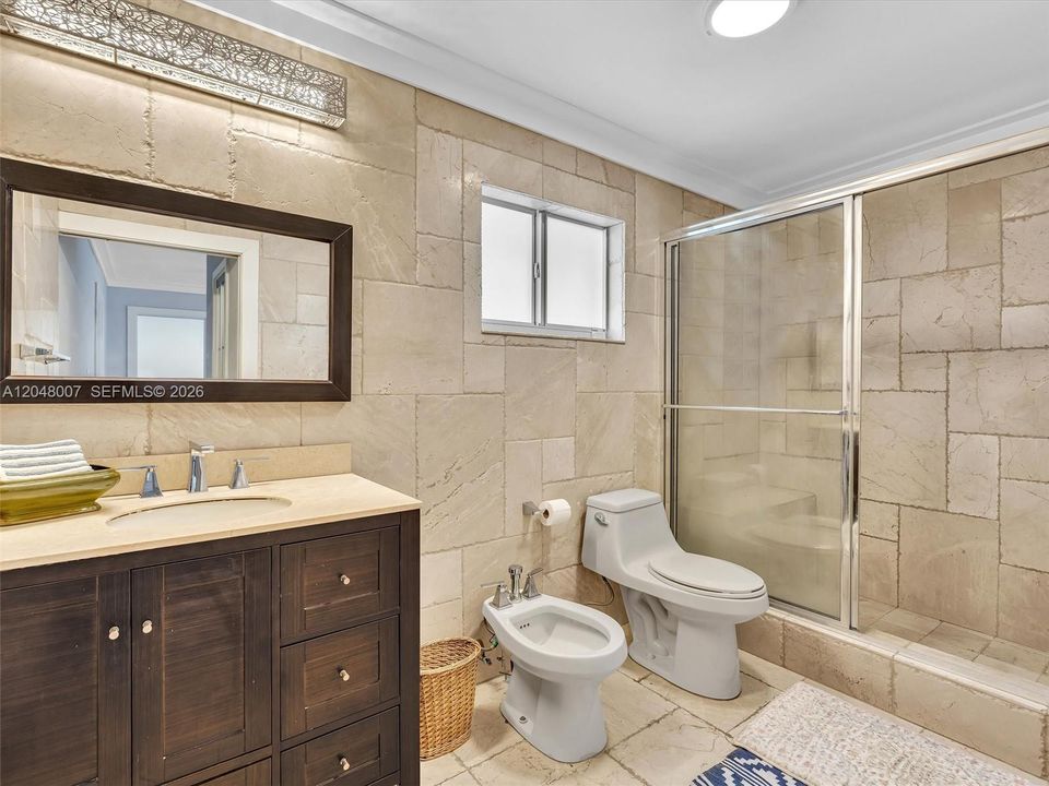For Sale: $880,000 (3 beds, 2 baths, 1937 Square Feet)