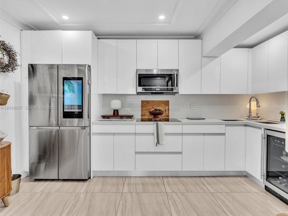 For Sale: $880,000 (3 beds, 2 baths, 1937 Square Feet)