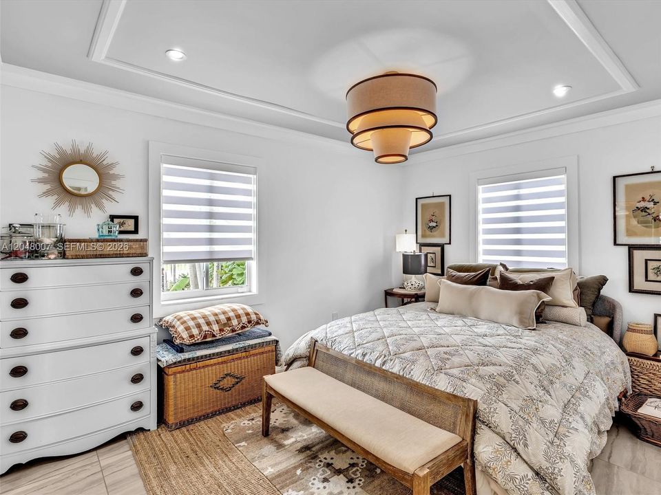 For Sale: $880,000 (3 beds, 2 baths, 1937 Square Feet)
