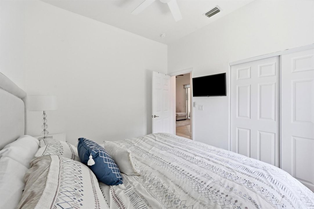 27_bedroom