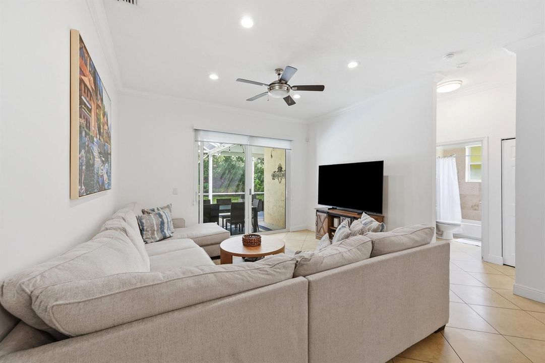 10_living room