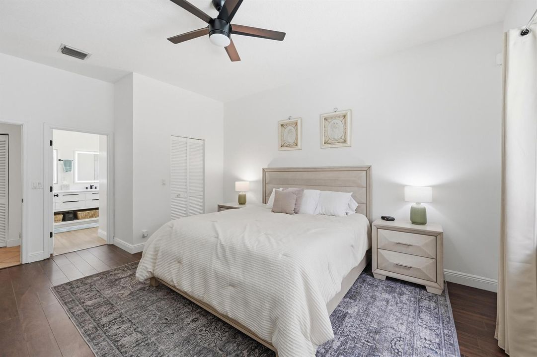 21_bedroom