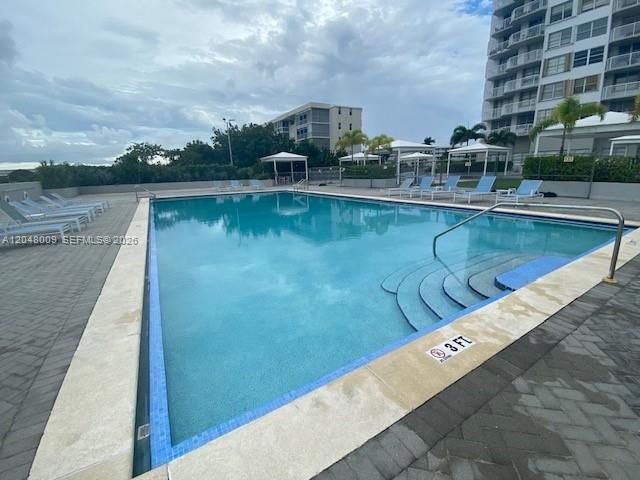 For Sale: $360,000 (2 beds, 2 baths, 1251 Square Feet)