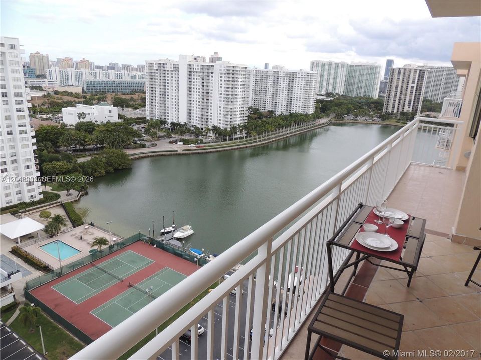 For Sale: $360,000 (2 beds, 2 baths, 1251 Square Feet)