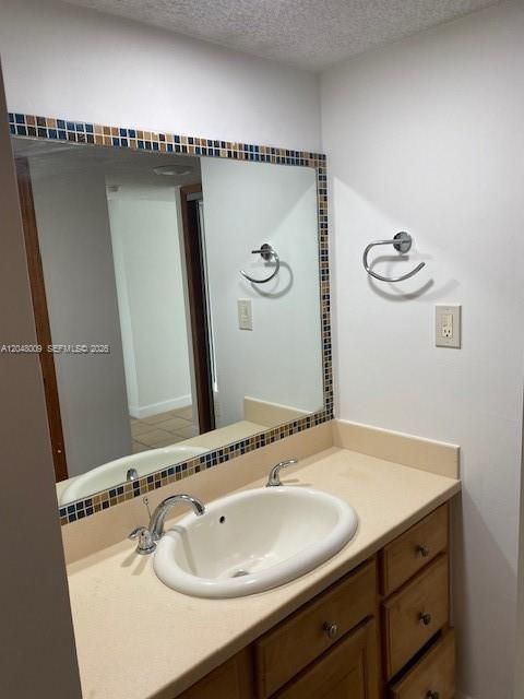 For Sale: $360,000 (2 beds, 2 baths, 1251 Square Feet)