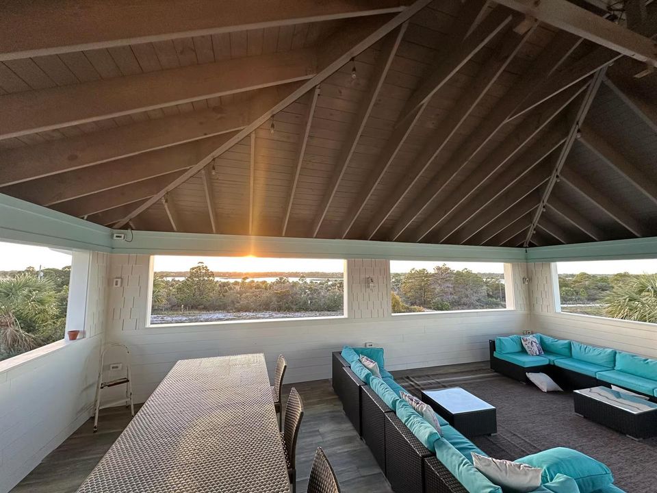 upper level screened in - cottage