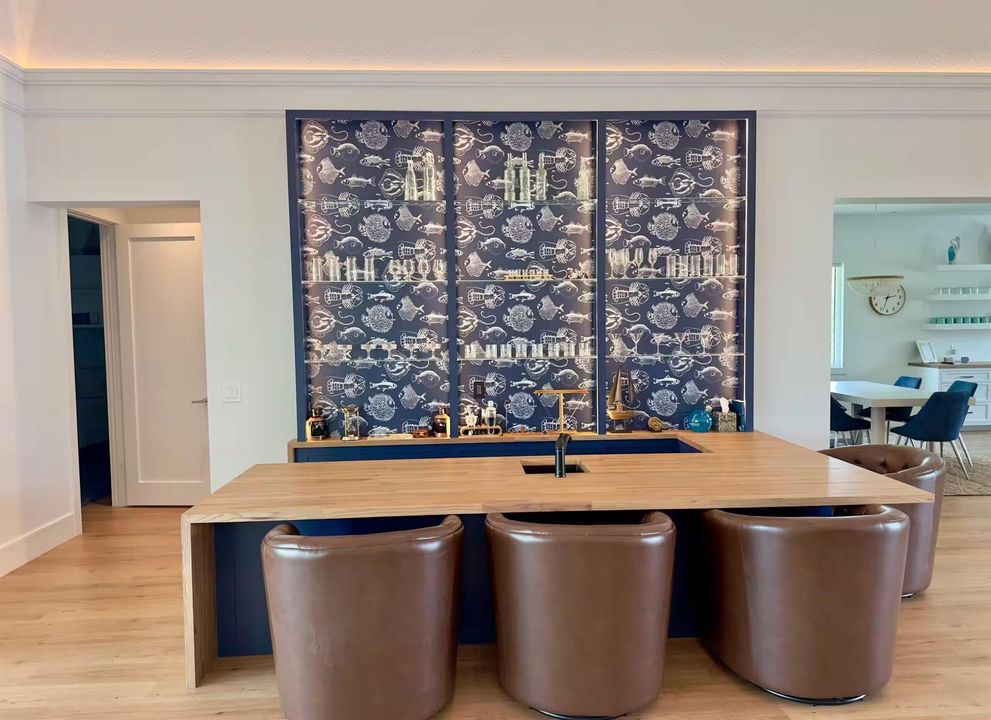 living room - bar - main 4