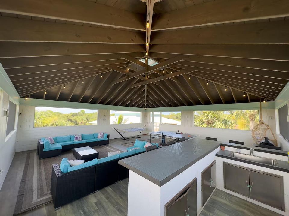 screened in upper level cottage - 2