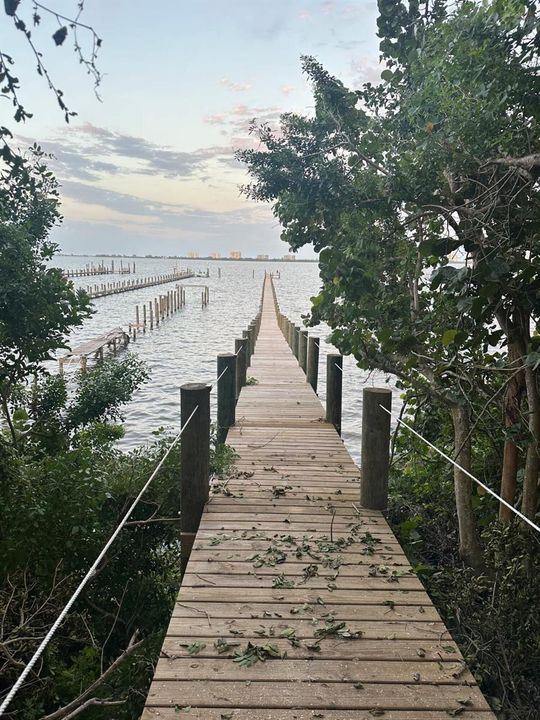 500' boat dock view from shore