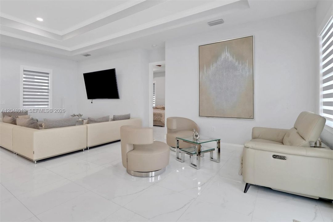 For Sale: $606,500 (3 beds, 2 baths, 1800 Square Feet)